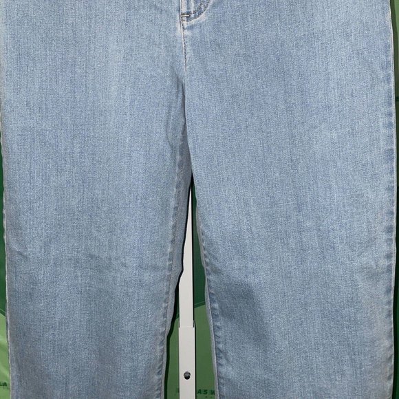 EILEEN FISHER Women's Ankle jean in LIGHT BLUE WASH sz 6 - NWT   msrp $ 178 - Picture 3 of 12